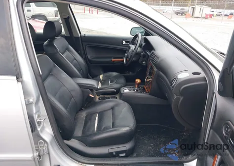 2002 Volkswagen Passat Glx from USA, damaged, VIN WVWTH63B22P356725